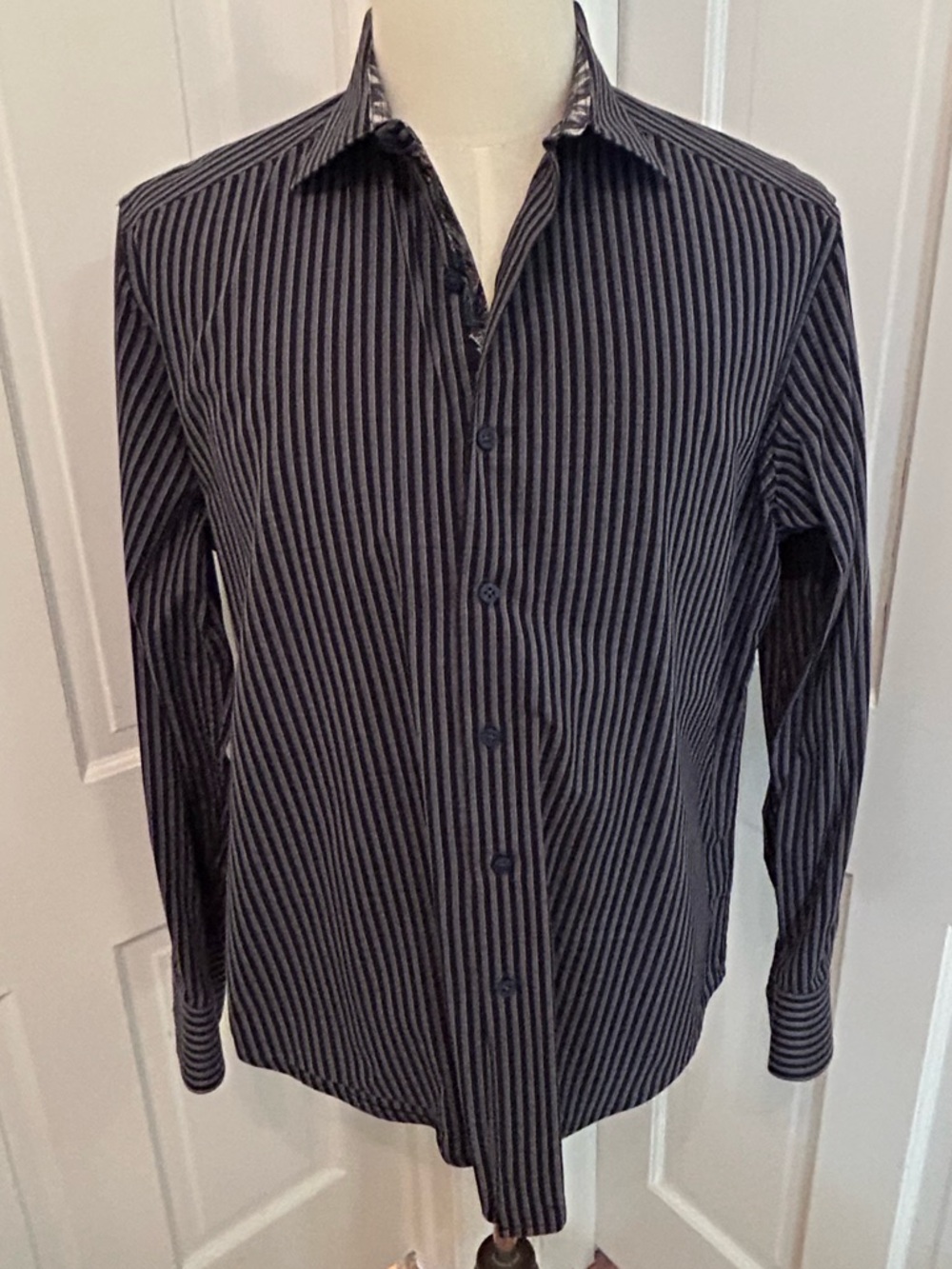 ROBERT GRAHAM Striped Button Down Geometric Flip Cuff Black Blue Gray Classic L - Picture 2 of 15